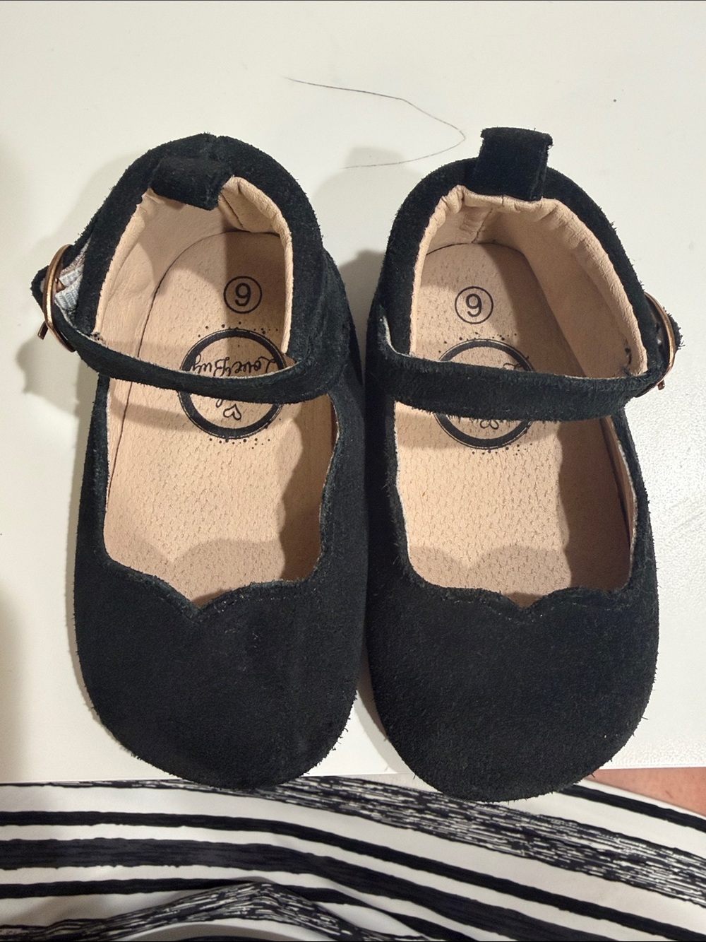 Girls Little Love Bug “Olivia” Black Suede with Hook-and-Loop Strap - Picture 3 of 3